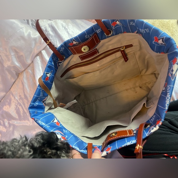 Donnie & Bourke still with tags but is used - Picture 3 of 5